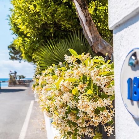 Appartamento La Vela San Bartolomeo Al Mare Bagian luar foto